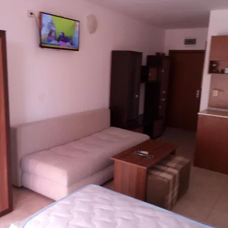 Orange Studio A14 & A39 Apartment