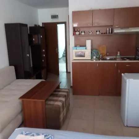 Orange Studio A14 & A39 Apartment