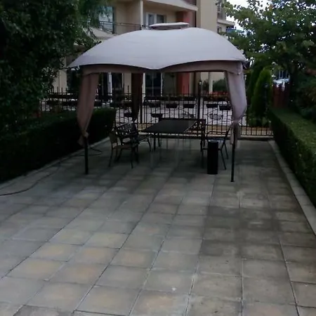 Orange Studio A14 & A39 Apartment *